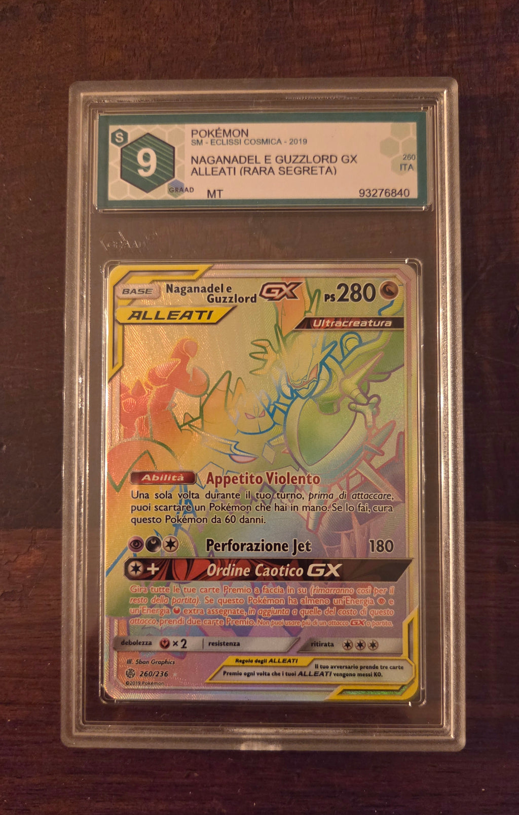 Naganadel e Guzzlord GX ITA Eclissi Cosmica (Rainbow Secret Rare | 260/236) GRAAD 9